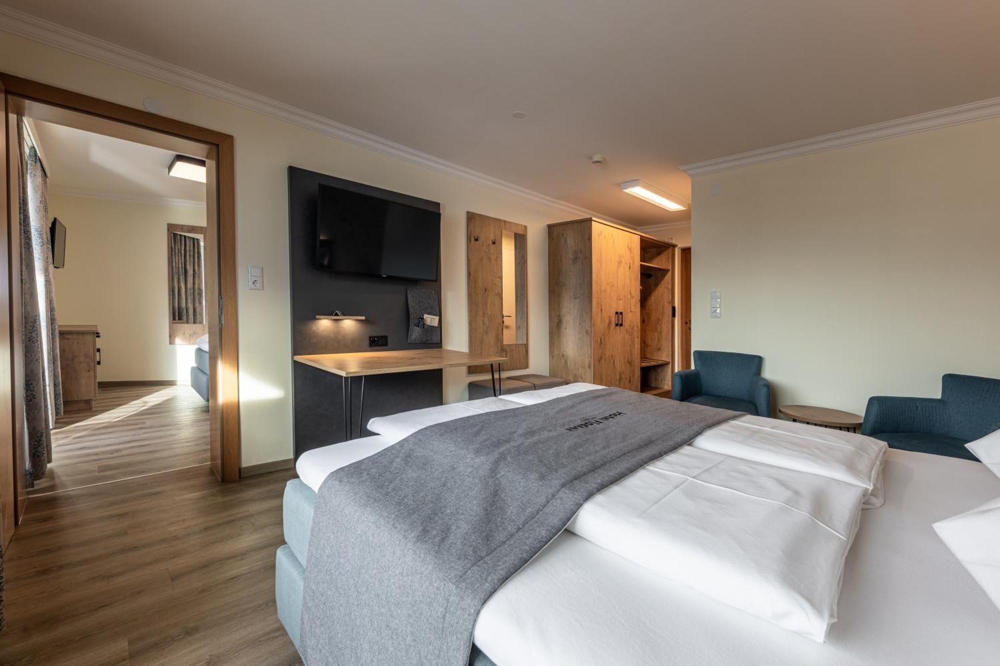 Fischer Hotel 3*