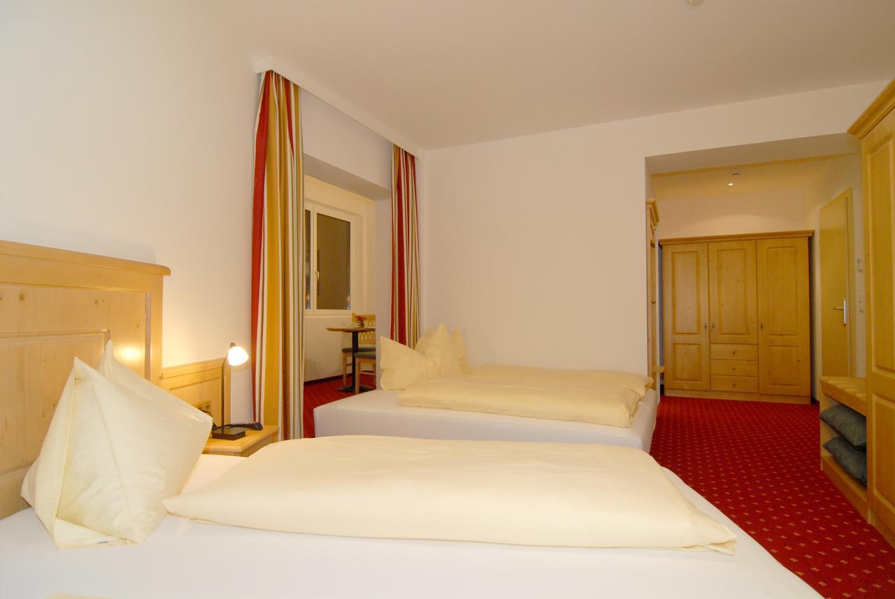 Fischer Hotel 3*